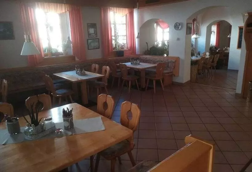 Majatalo Gasthof Zum Goldenen Löwen