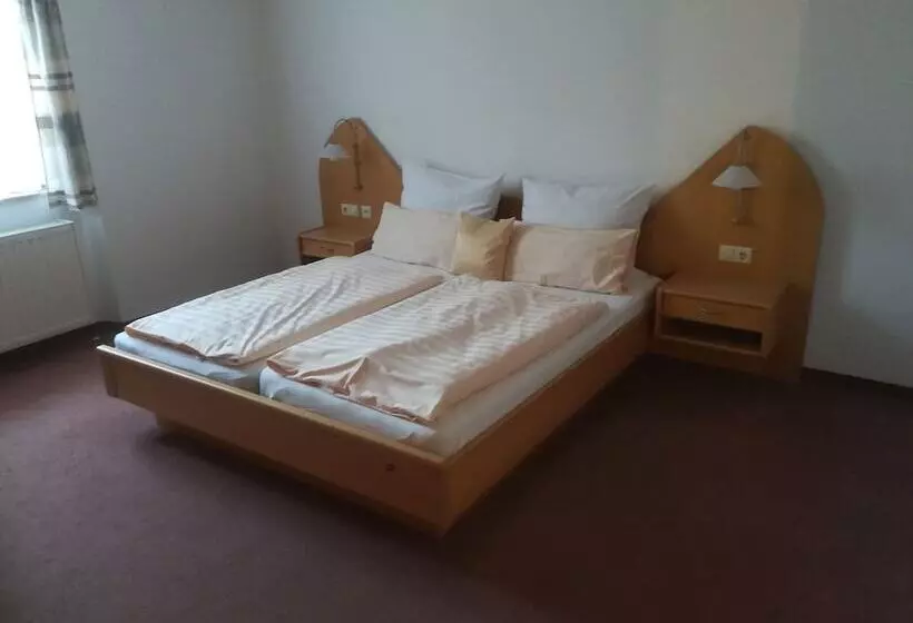 Majatalo Gasthof Zum Goldenen Löwen