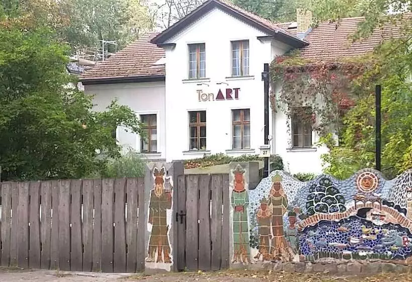 ペンション Haus Tonart