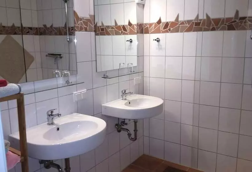 ペンション Haus Tonart