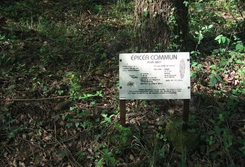 Majatalo Le Fauverney Lodge