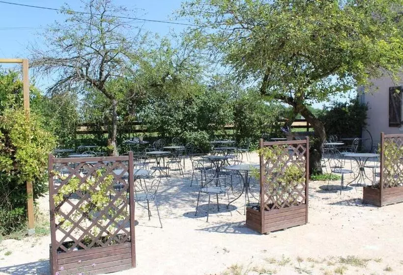 Majatalo Le Fauverney Lodge