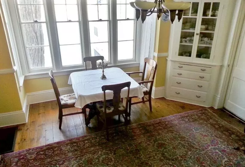 Steamers Bed & Breakfast