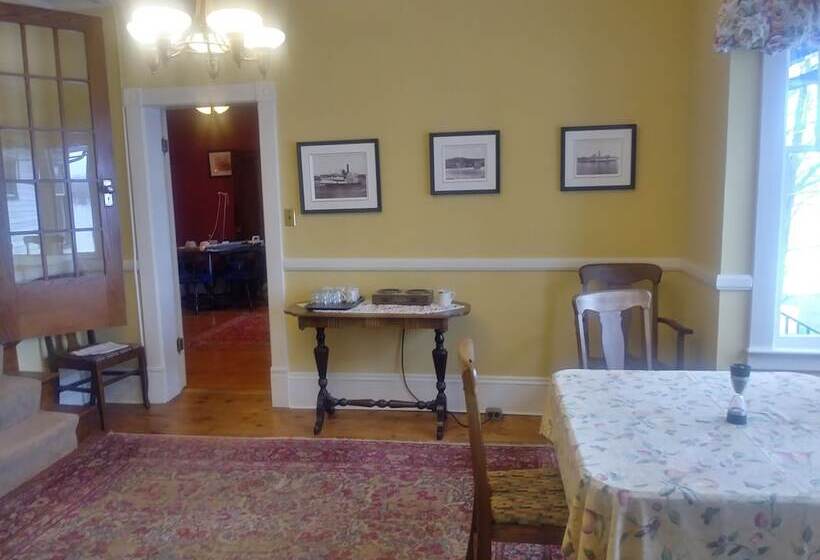 Steamers Bed & Breakfast