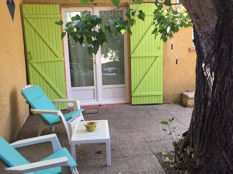 تختخواب و صبحانه Chambre D Hotes Les Alicantes