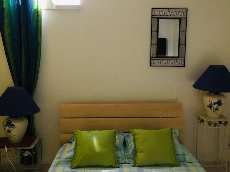 Bed and Breakfast Chambre D Hotes Les Alicantes