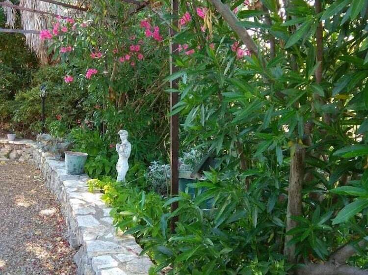 Bed and Breakfast Chambre D Hotes Les Alicantes