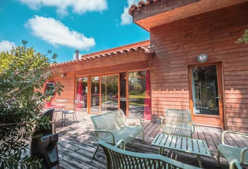 ベッドアンドブレックファースト Chambre D’hôtes Neptune Wood