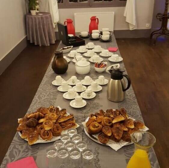 민박 Les Cloches De Corneville