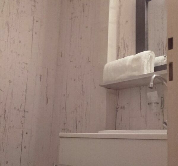 فندق فئة نجمة واحدة L Auberge De Mandrin