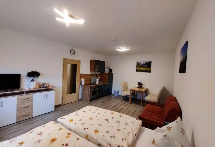 Hotelli Ferienwohnung Brunow In Der Natur Zuhause