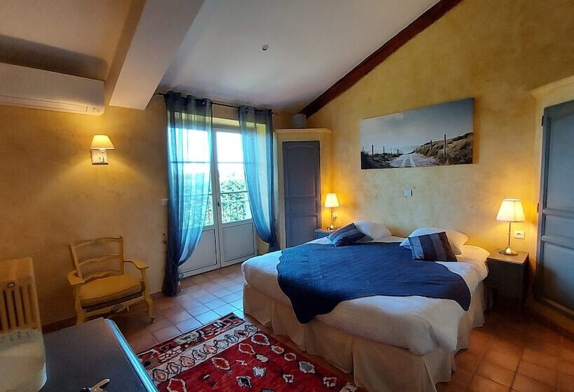 بنسيون La Bastide Des Amouriers