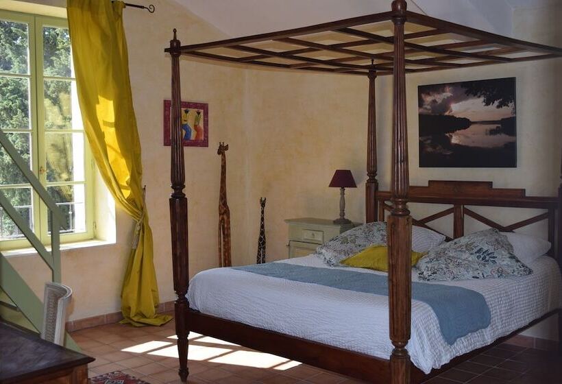 بنسيون La Bastide Des Amouriers