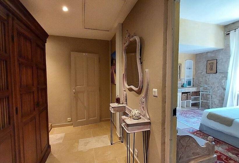 بنسيون La Bastide Des Amouriers