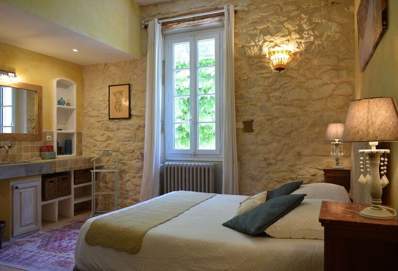 بنسيون La Bastide Des Amouriers