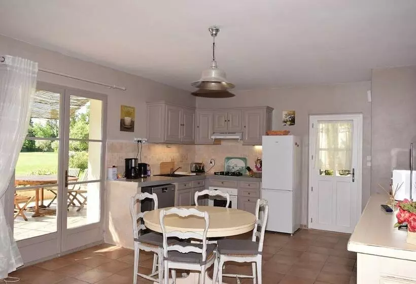 ペンション La Bastide Des Amouriers