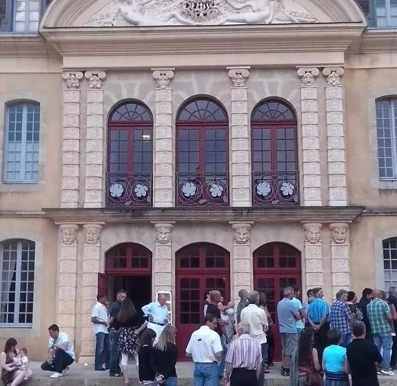 Majatalo Viella Vacances