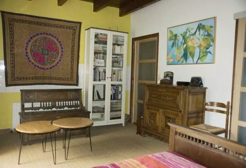 ベッドアンドブレックファースト Chambre D Hôtes Ancien Presbytère