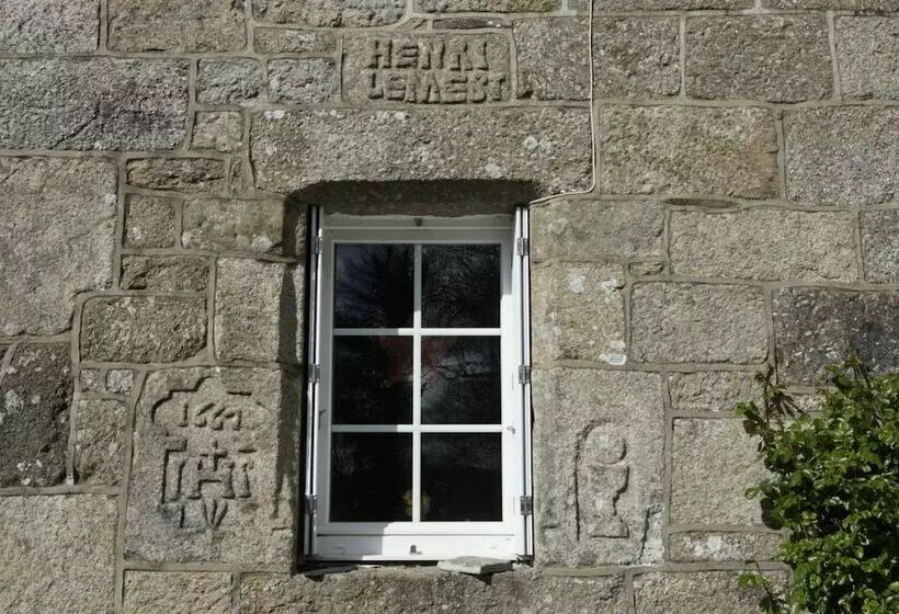 ベッドアンドブレックファースト Chambre D Hôtes Ancien Presbytère