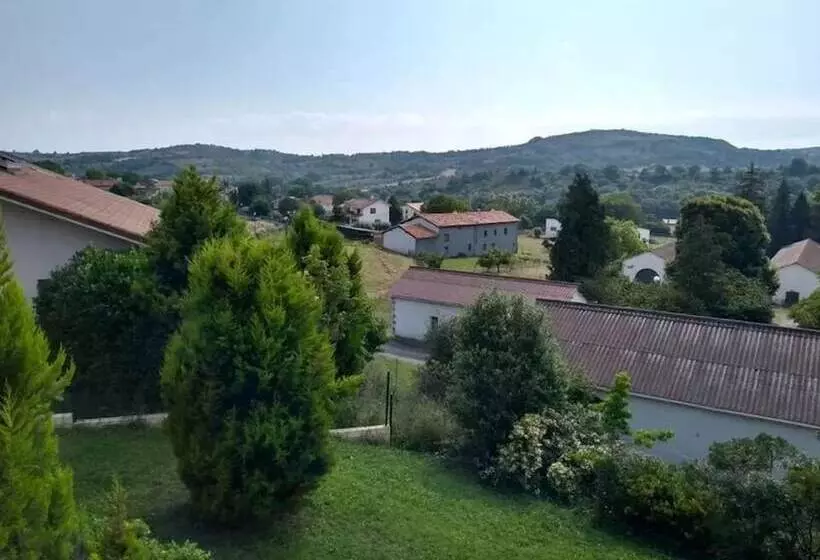 Aamiaismajoitus (B&B) Lovely Cat S Room Urrunaga