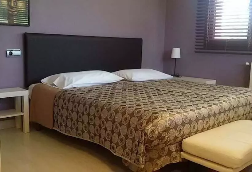 Aamiaismajoitus (B&B) Lovely Cat S Room Urrunaga