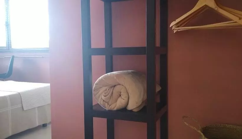 Aamiaismajoitus (B&B) Lovely Cat S Room Urrunaga