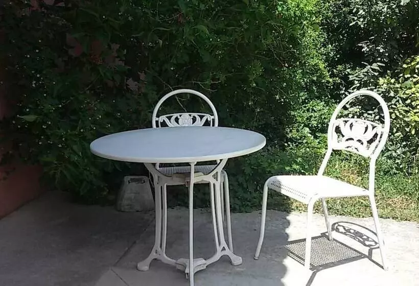 Aamiaismajoitus (B&B) Lovely Cat S Room Urrunaga