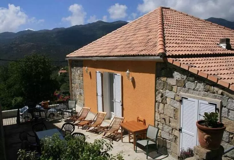 Aamiaismajoitus (B&B) San Larenzu