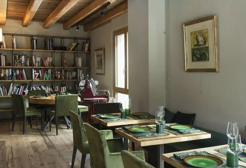 مسافرخانه Maso Zambo   Mountain Lodge