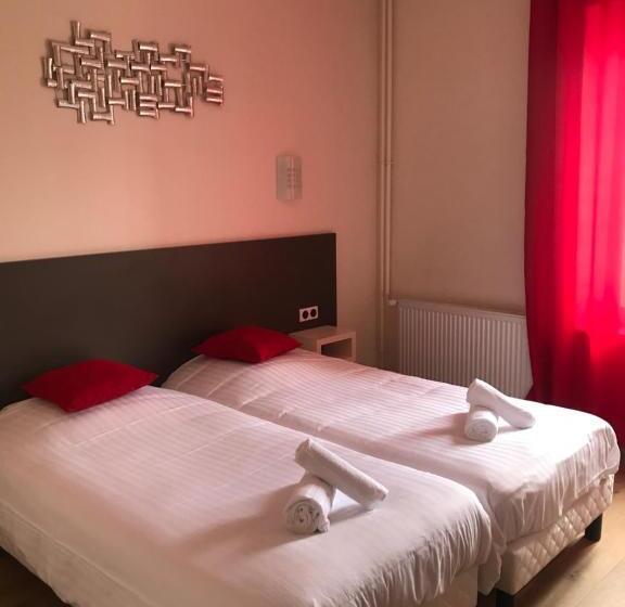 فندق Logis Le Provençal