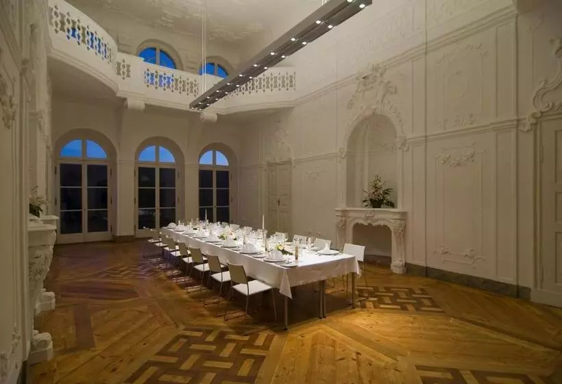 Hotelli Schloss Ettersburg Weimar