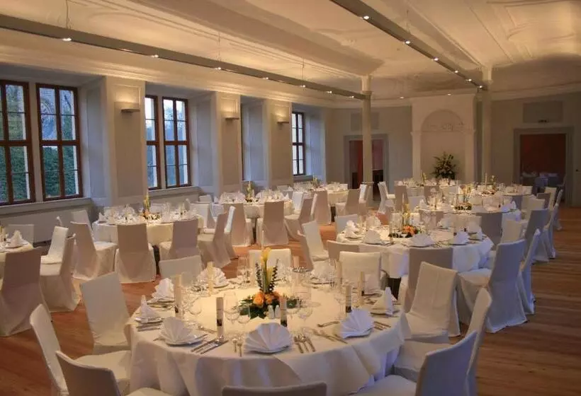 Hotelli Schloss Ettersburg Weimar