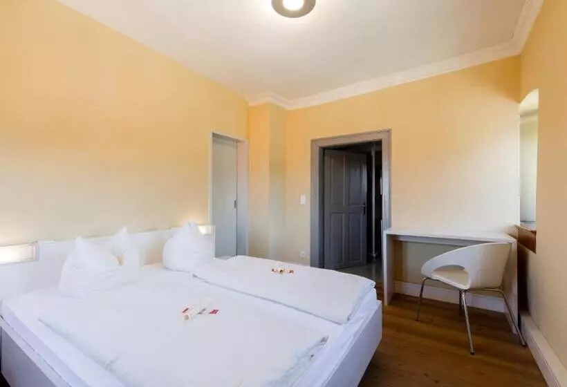 Hotelli Schloss Ettersburg Weimar