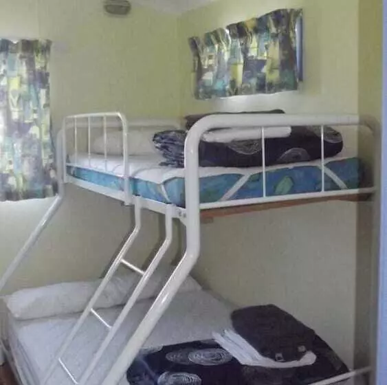 Lake Conjola Waterfront Holiday Park