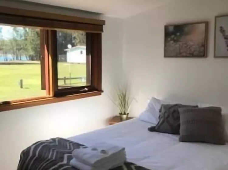 Lake Conjola Waterfront Holiday Park