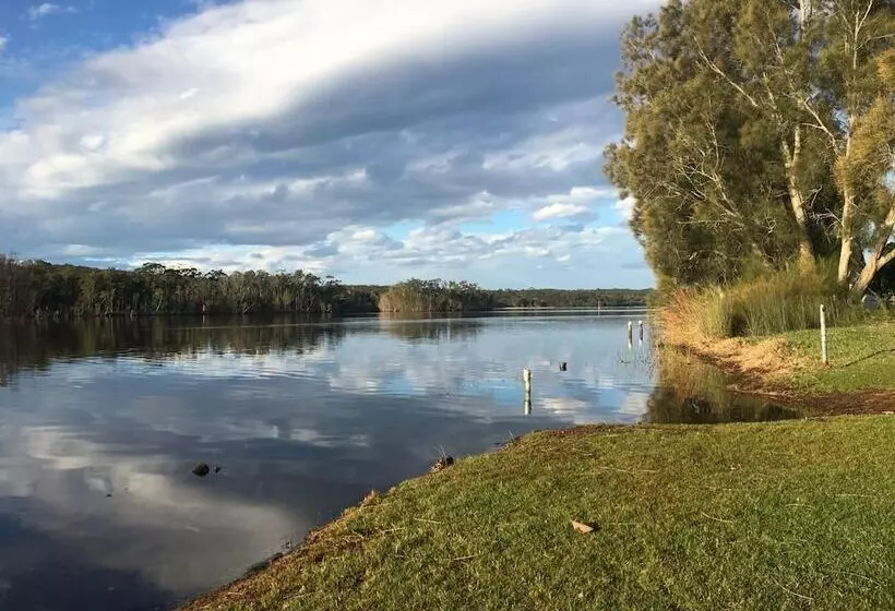 Lake Conjola Waterfront Holiday Park