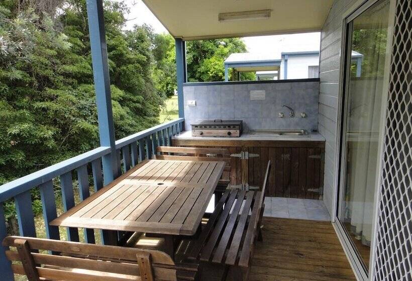 Lake Conjola Waterfront Holiday Park