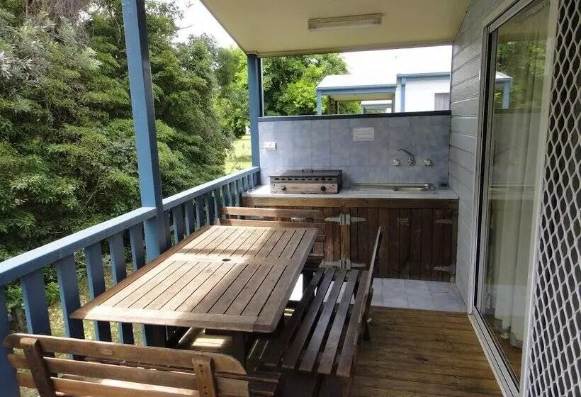 Lake Conjola Waterfront Holiday Park