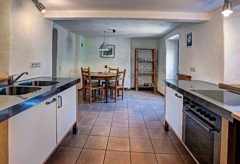 Nengshof   Haus Königskerze