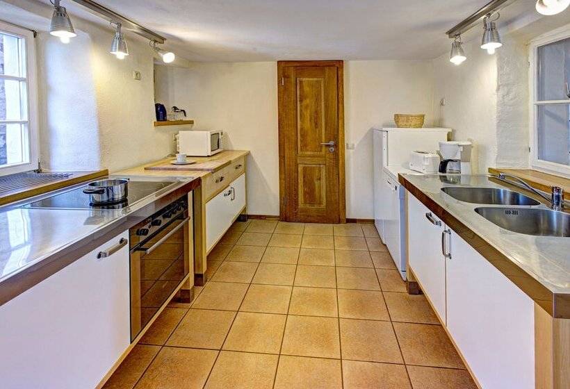 Nengshof   Haus Königskerze