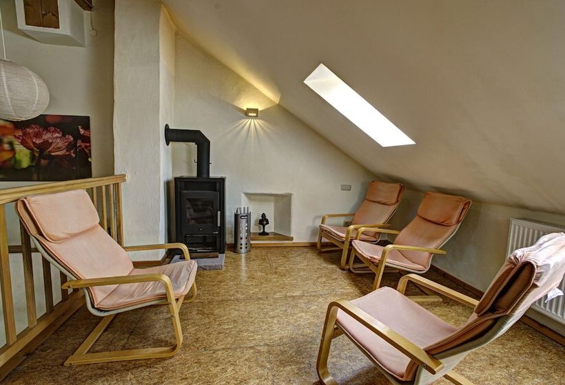 Nengshof   Haus Königskerze