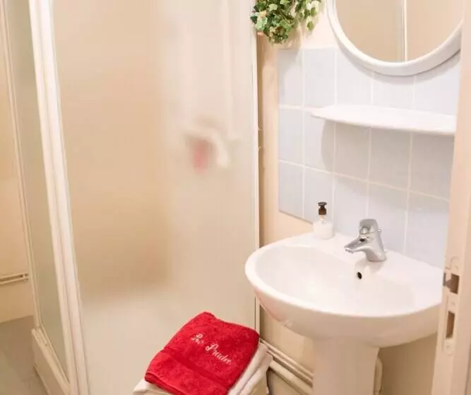 ペンション Le Pradel Chambres D Hôtes