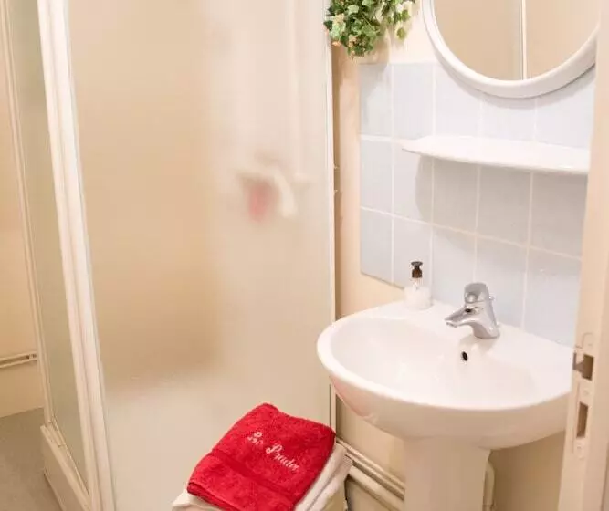 ペンション Le Pradel Chambres D Hôtes