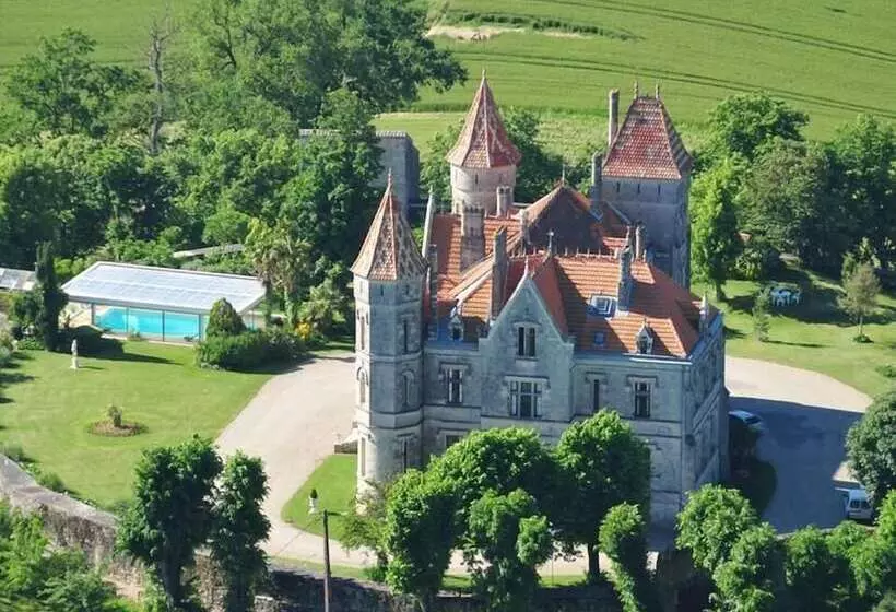 ペンション Château Moncassin