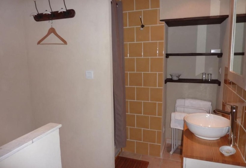 פנסיון La Calade