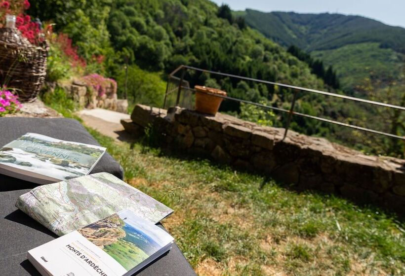 פנסיון La Calade