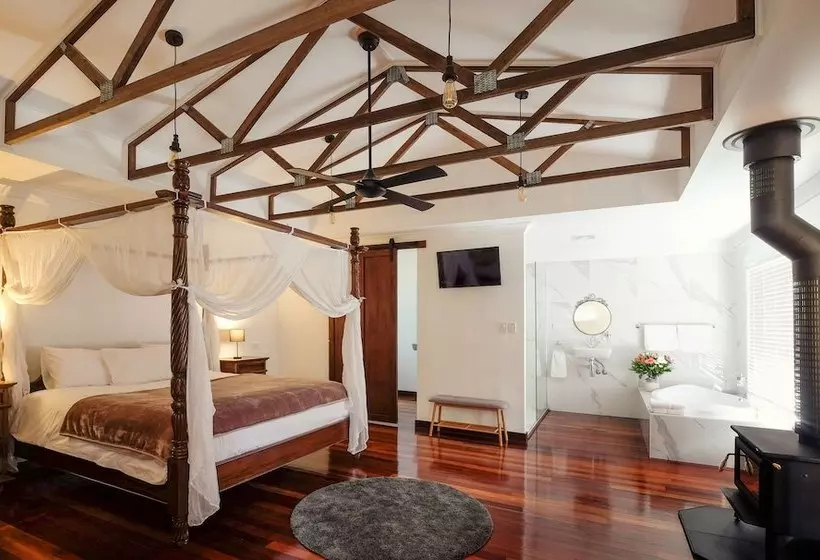 Majatalo The Lodge Mapleton Falls