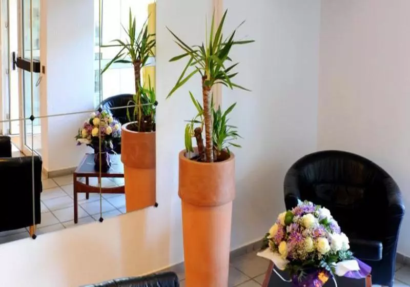 호텔 Balladins Aulnay Garonor