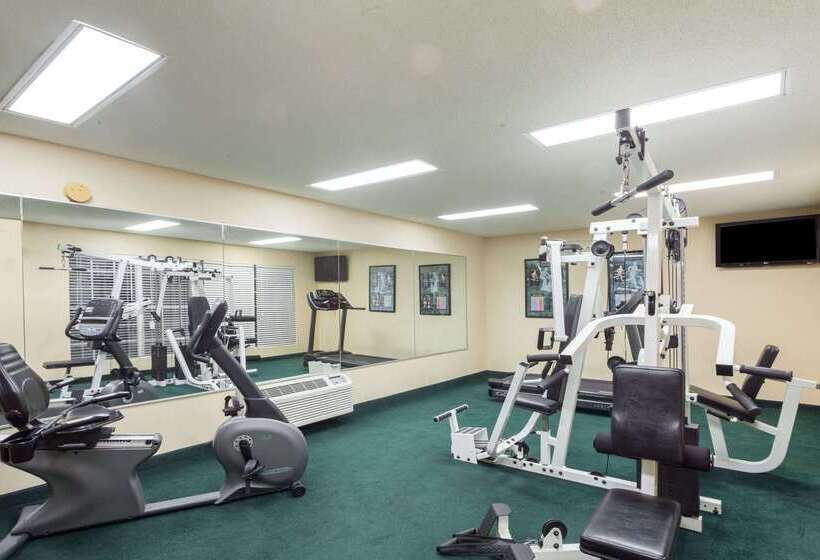 酒店 Baymont By Wyndham Columbia Maury