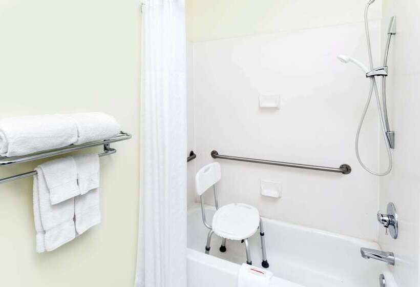 فندق Baymont By Wyndham Fort Wayne